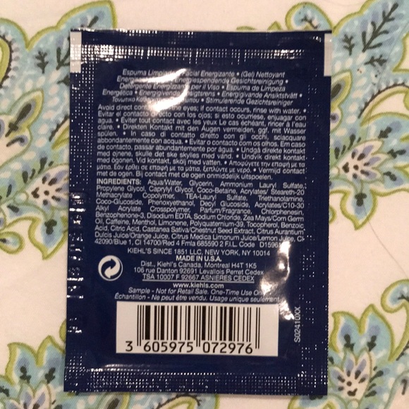 Kiehl’s Facial Fuel sunscreen SPF 15 - Picture 2 of 3